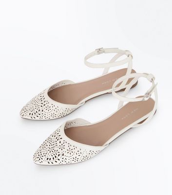 white pumps new look