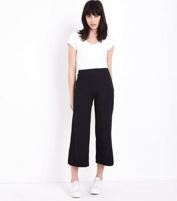 casual cropped trousers