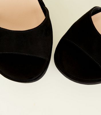 womens wide closed toe sandals