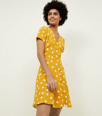 yellow spotty dress