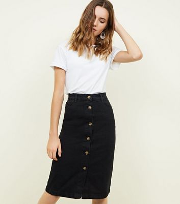 black denim skirt with buttons