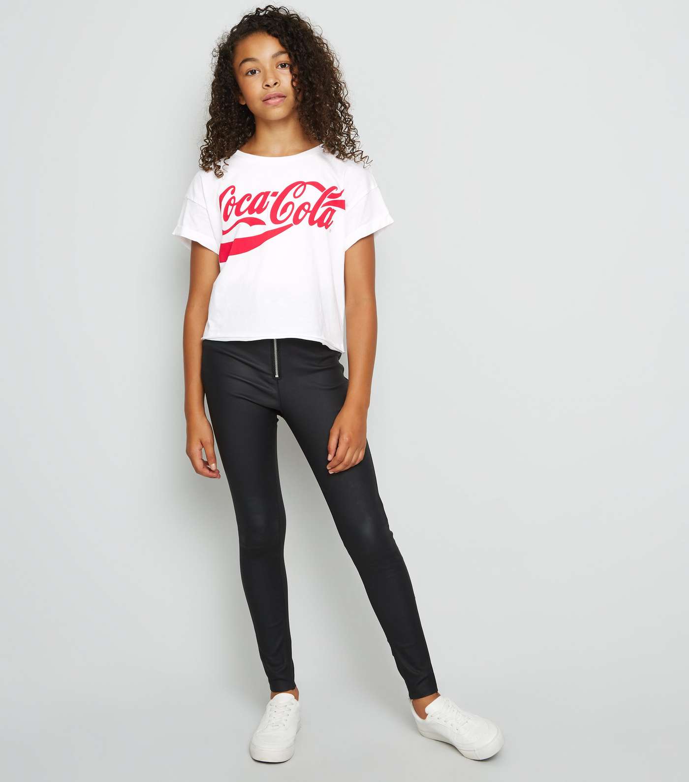 Girls White Coca Cola Logo T-Shirt Image 3