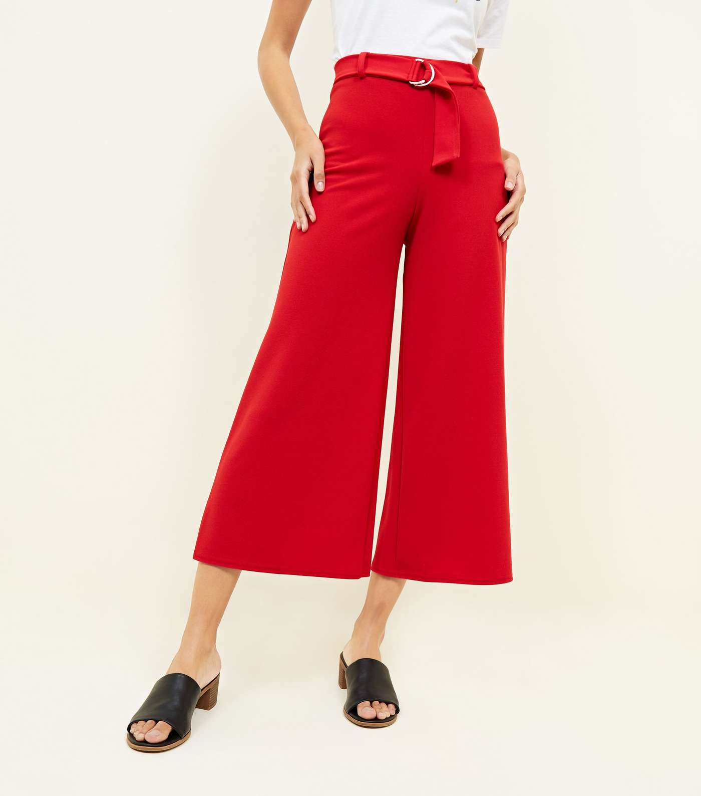 Red D-Ring Belt Cropped Trousers Image 2