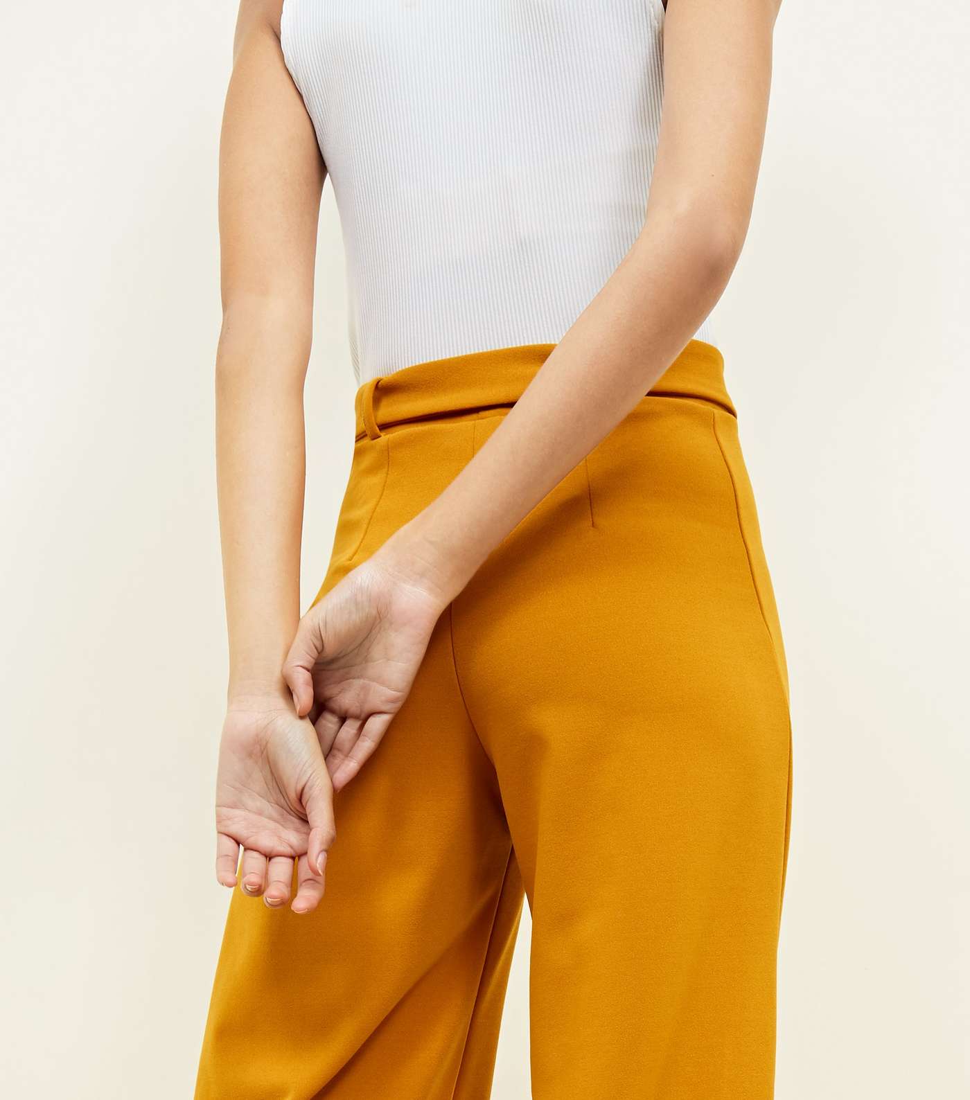 Yellow D-Ring Belt Cropped Trousers Image 6