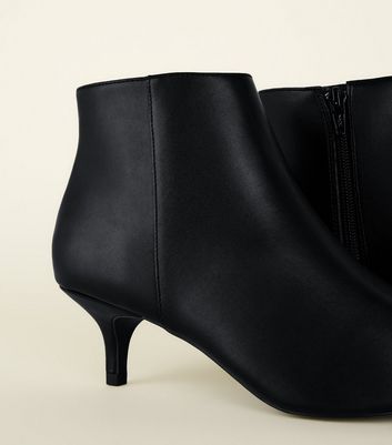 chelsea boots kitten heel