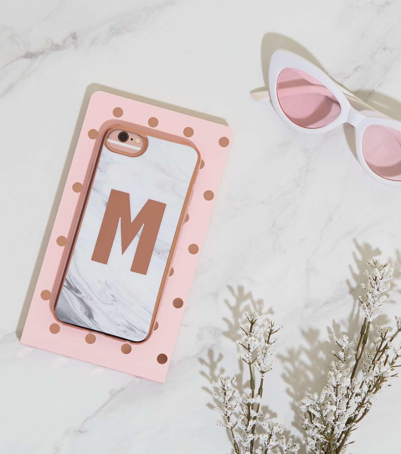 White Marble Effect M Initial Case for iPhone 6/6s/7/8 Image 2