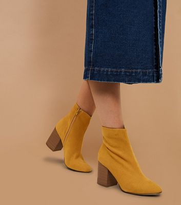 Mustard boots 2024 new look