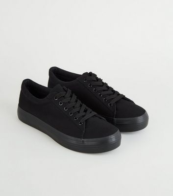 black flatform shoe