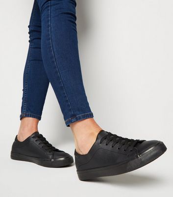 black trainers that look like shoes