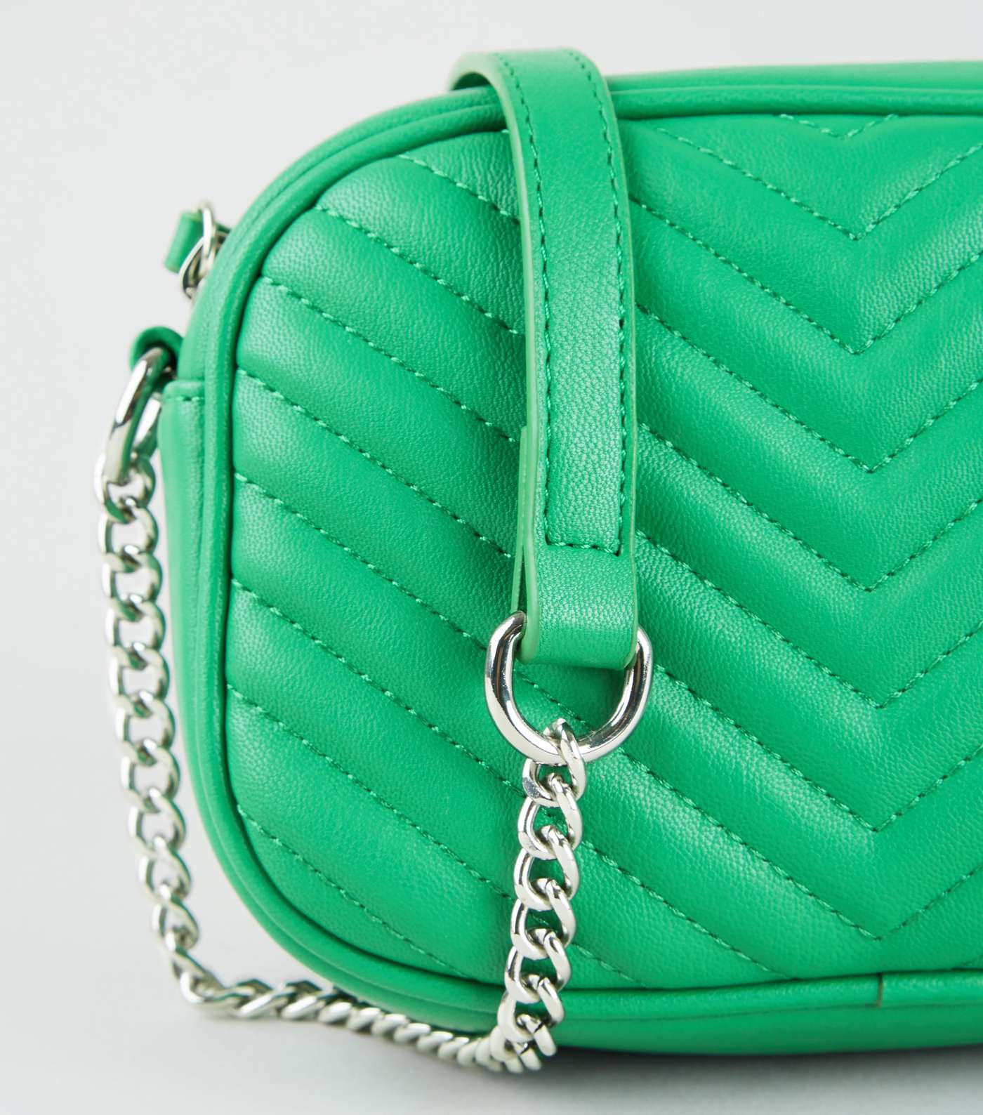 Green Chevron Quilted Camera Bag  Image 3
