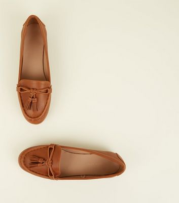 Wide Fit Tan Leather-Look Tassel 