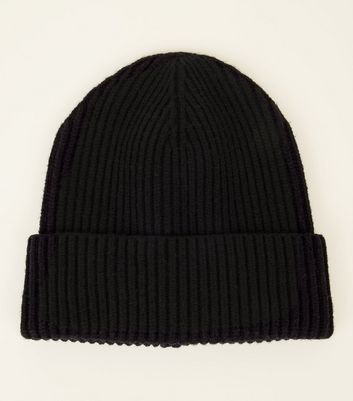 black ribbed beanie hat