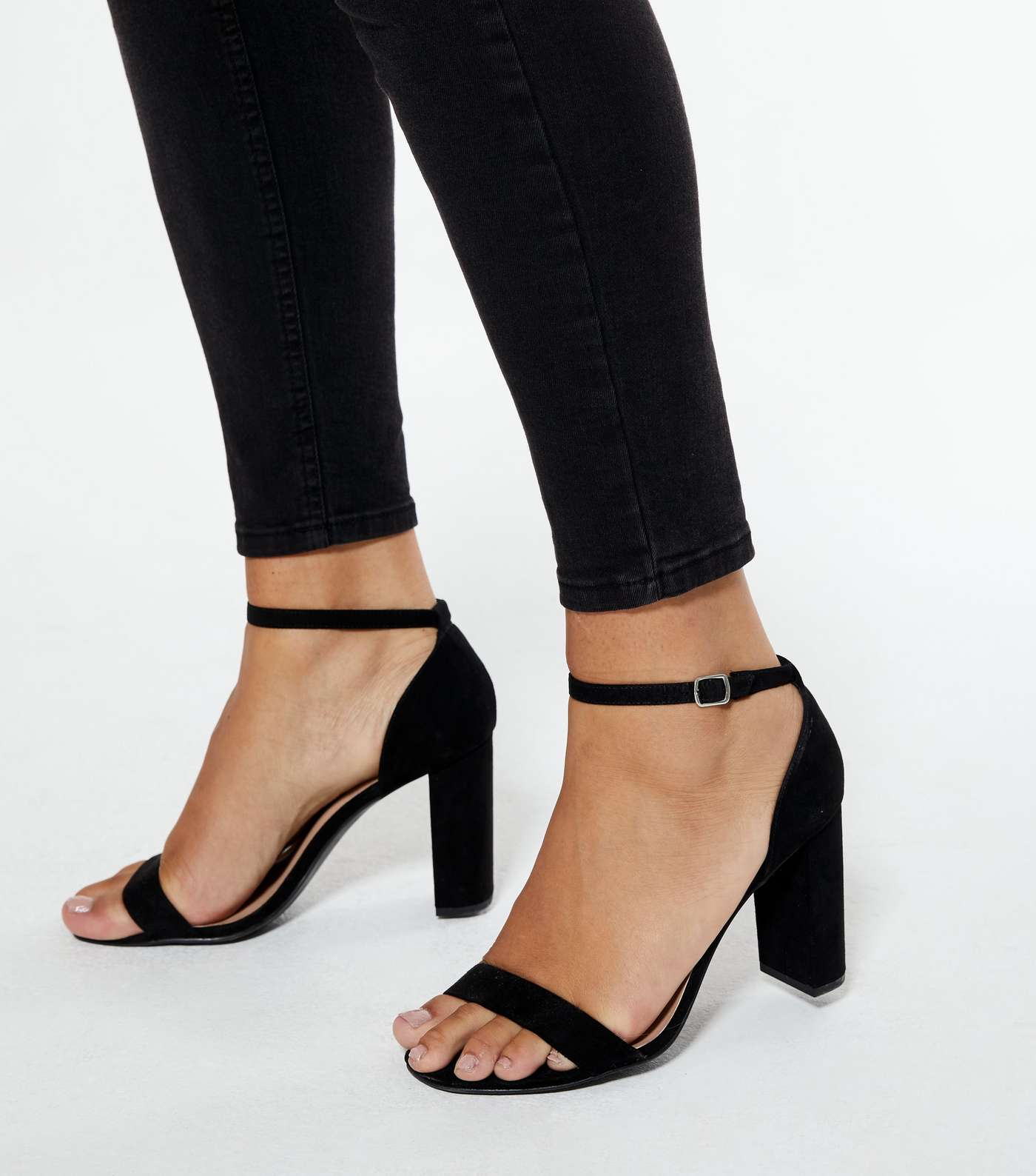 Curves Black 'Lift & Shape' Jenna Skinny Jeans Image 4