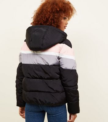 Schwarze, dicke Jacke mit Colour Blocking Design Für später speichern Von gespeicherten Artikeln entfernen Schwarze, dicke Jacke mit Colour Blocking Design Für später speichern Von gespeicherten Artikeln entfernen