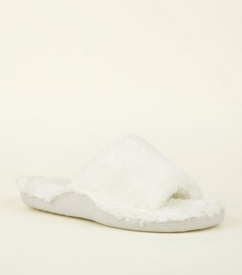 White Fluffy Hard Sole Slider Slippers 