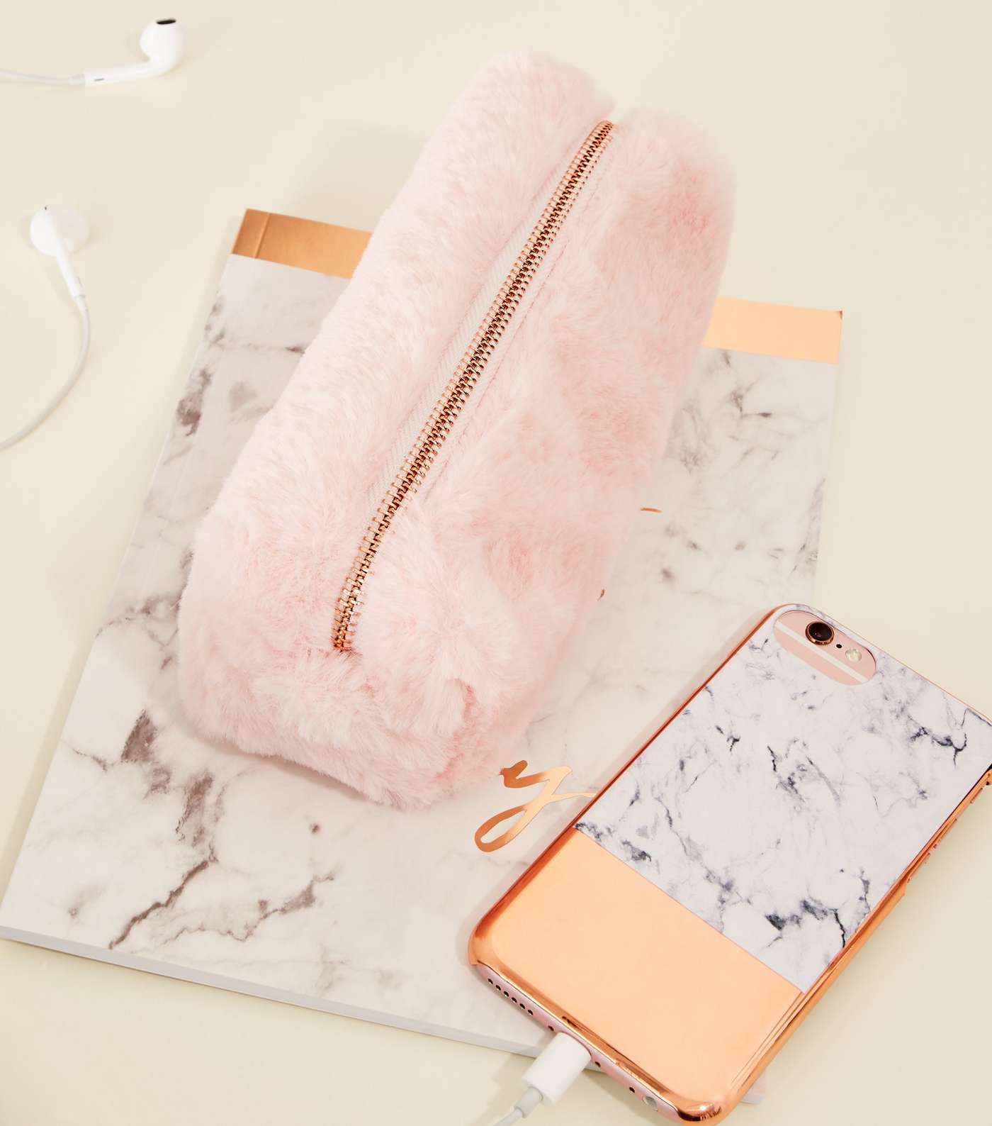 Rose Gold and Marble Effect iPhone 6/6s/7/8 Case Image 2