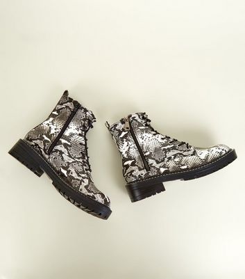 Newlook sales snake boots