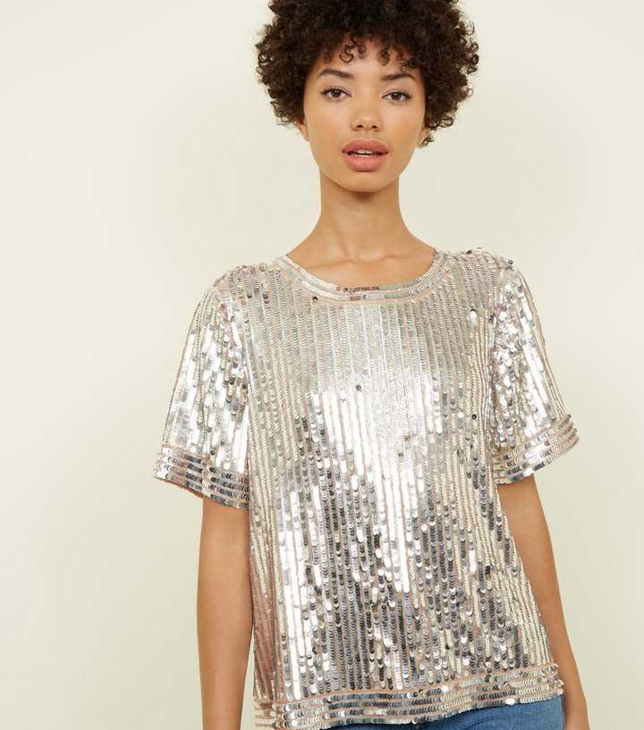 Silberfarbenes T-Shirt mit durchgehendem Paillettenbesatz | New Look