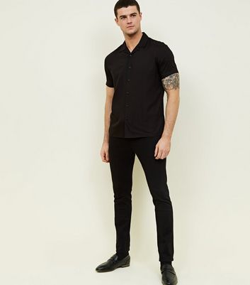 black short sleeve shirt