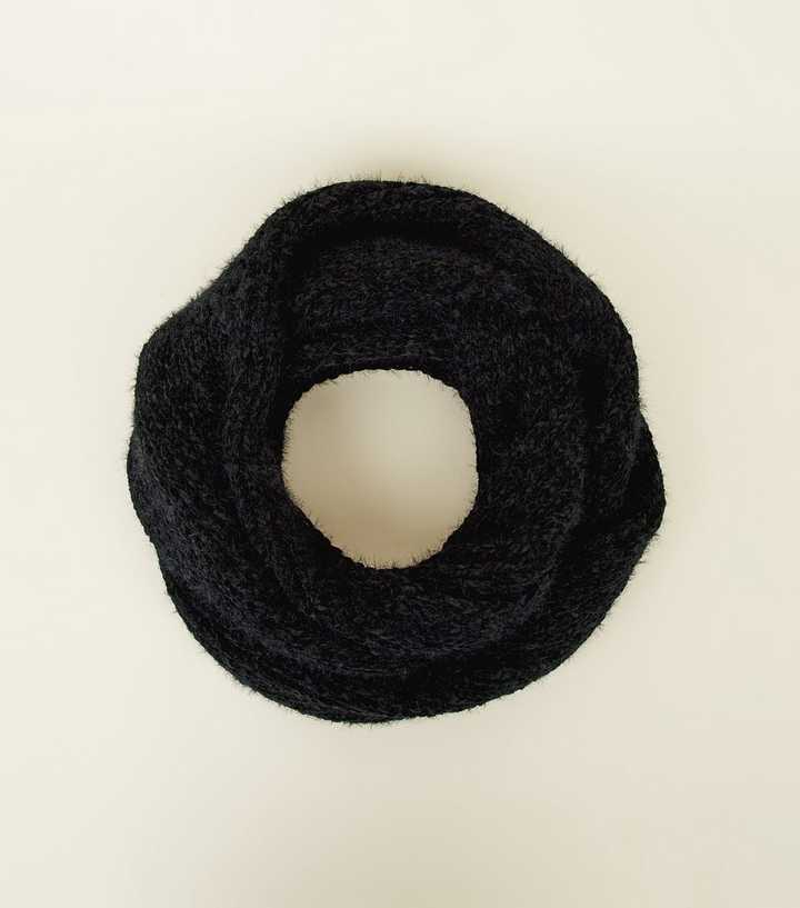 black fluffy snood