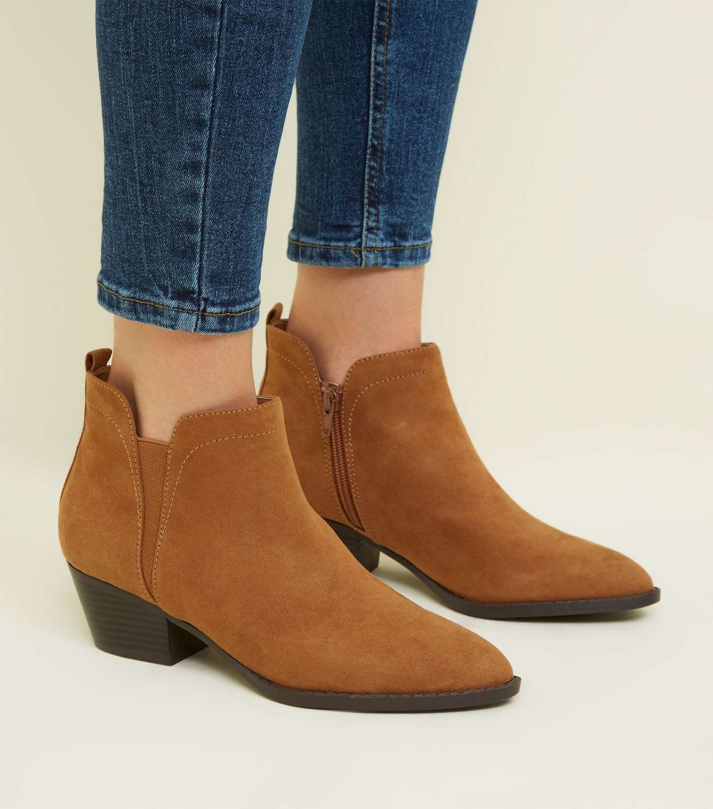 Tan Pointed Western Chelsea Boots Image 2