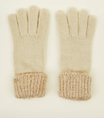 cream knitted gloves