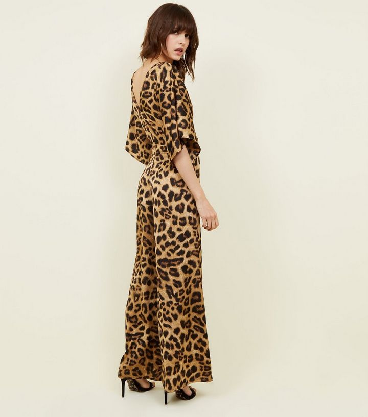Brauner Satin Jumpsuit Mit Leoparden Print Und Kimono Armeln New Look