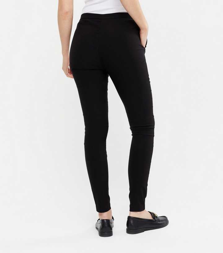 https://media3.newlookassets.com/i/newlook/606409901M3/womens/clothing/trousers/black-zip-stretch-slim-leg-trousers.jpg?strip=true&qlt=50&w=720