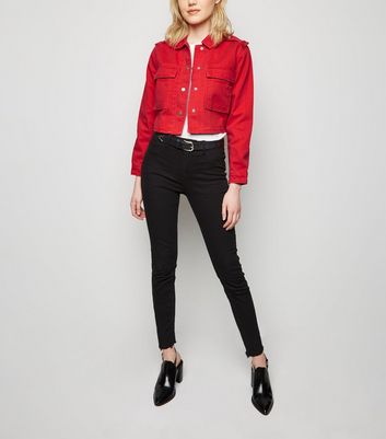 veste en jean rouge
