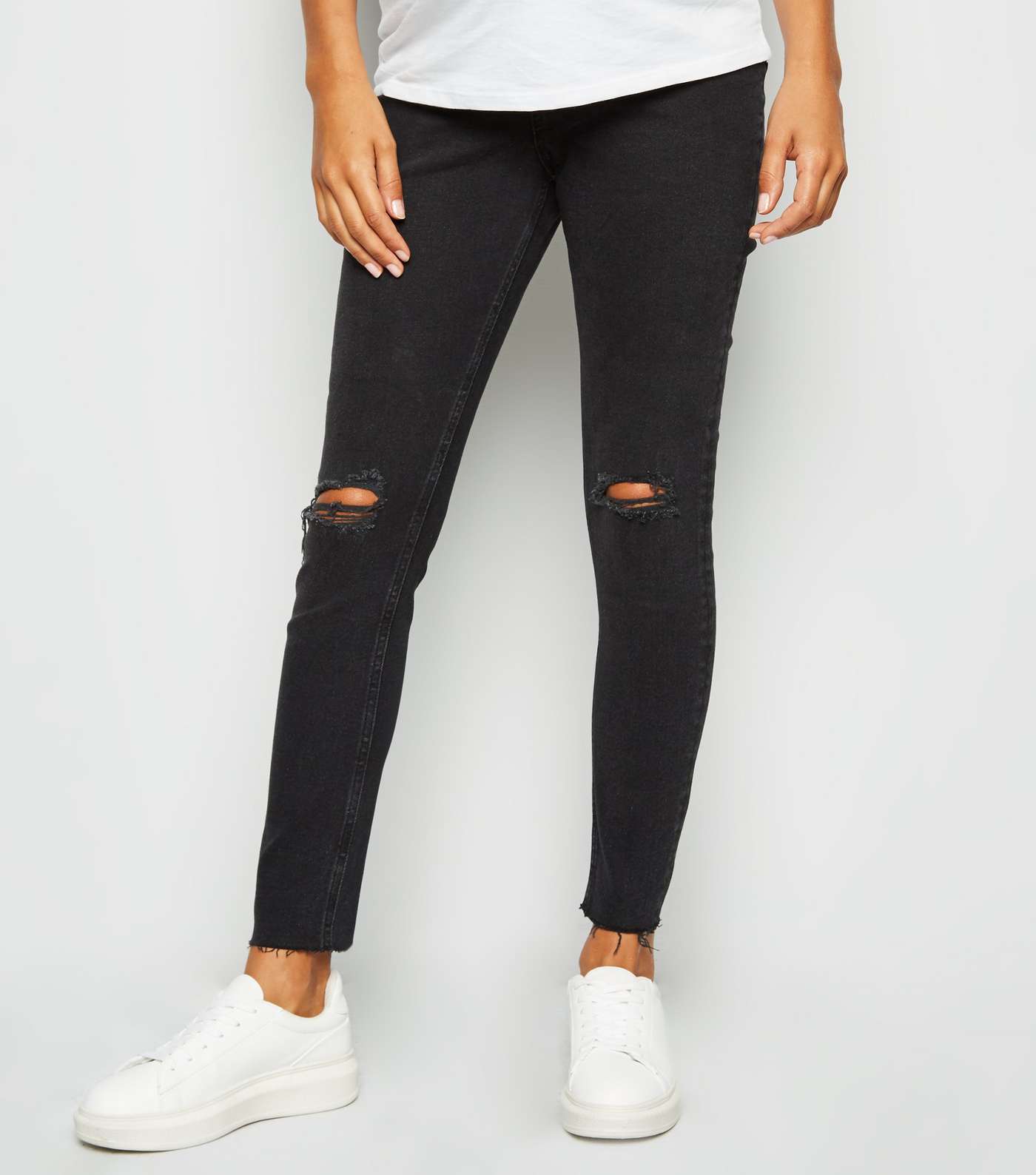 Maternity Black Ripped Knee Under Bump Skinny Jeans Image 2