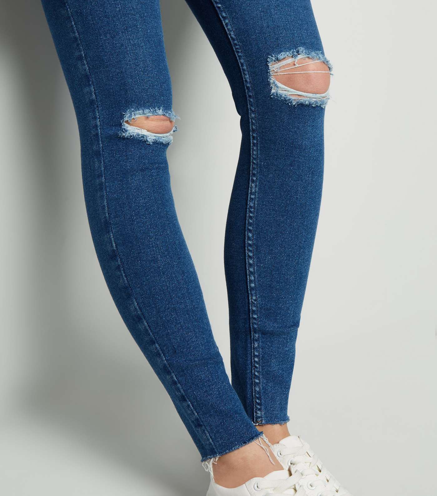Maternity Blue Ripped Knee Over Bump Skinny Jeans Image 5