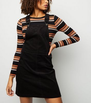 A store line pinafore