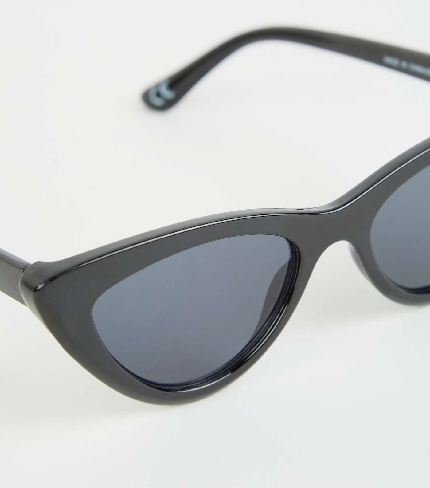 Black Cat Eye Sunglasses Image 3