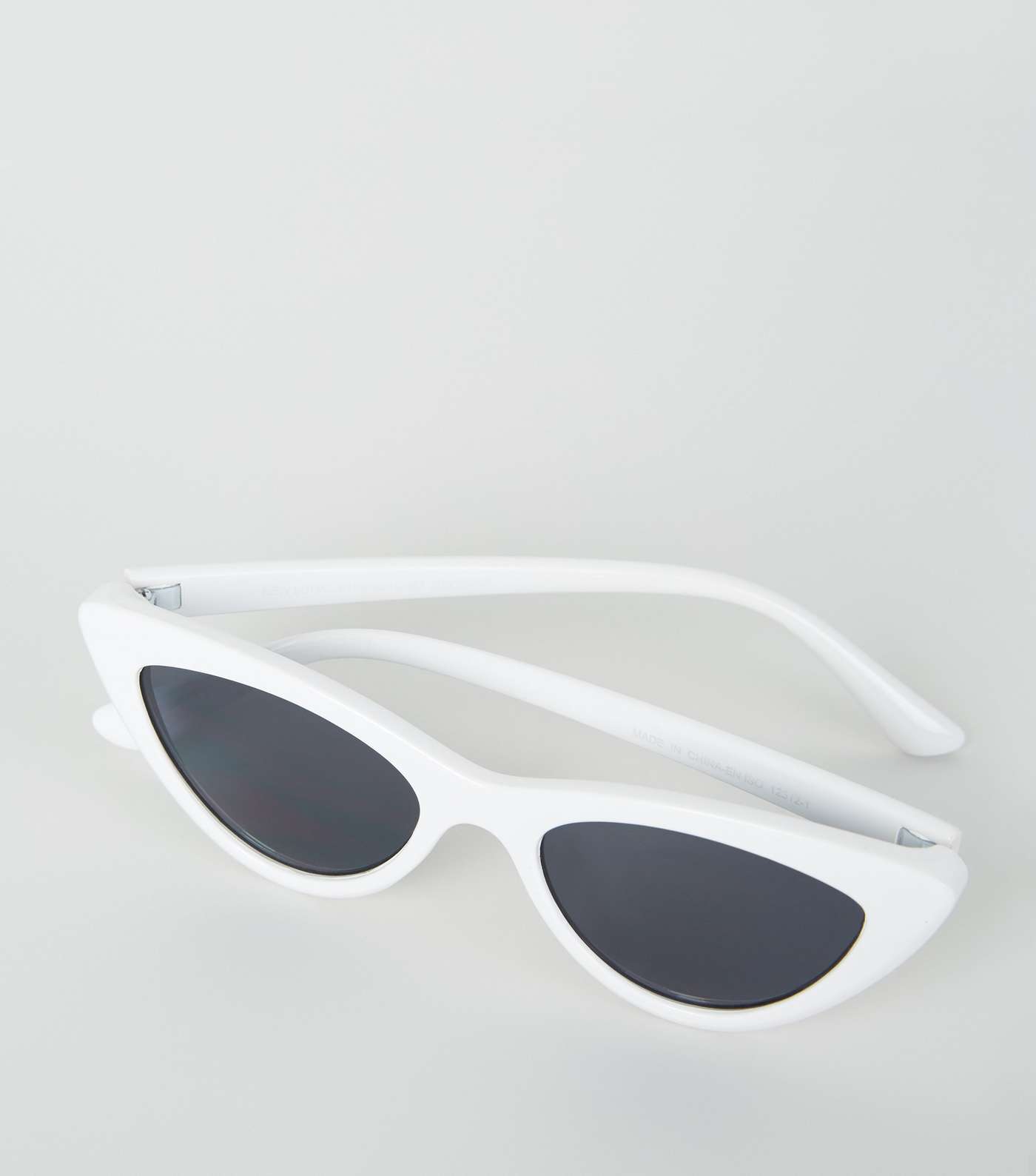 White Cat Eye Sunglasses Image 4