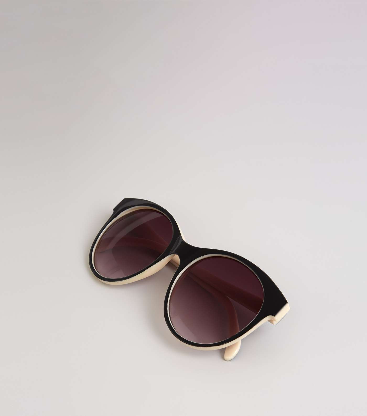 Black Rounded Contrast Inner Sunglasses Image 3