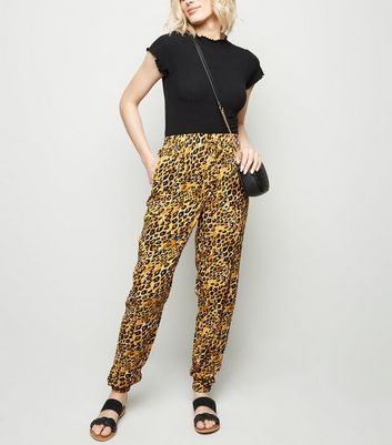 new look jogger trousers