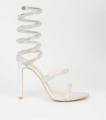 chaussures argentées talon