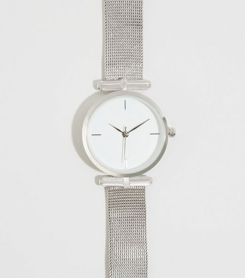 Montre à bracelet texturée argentée