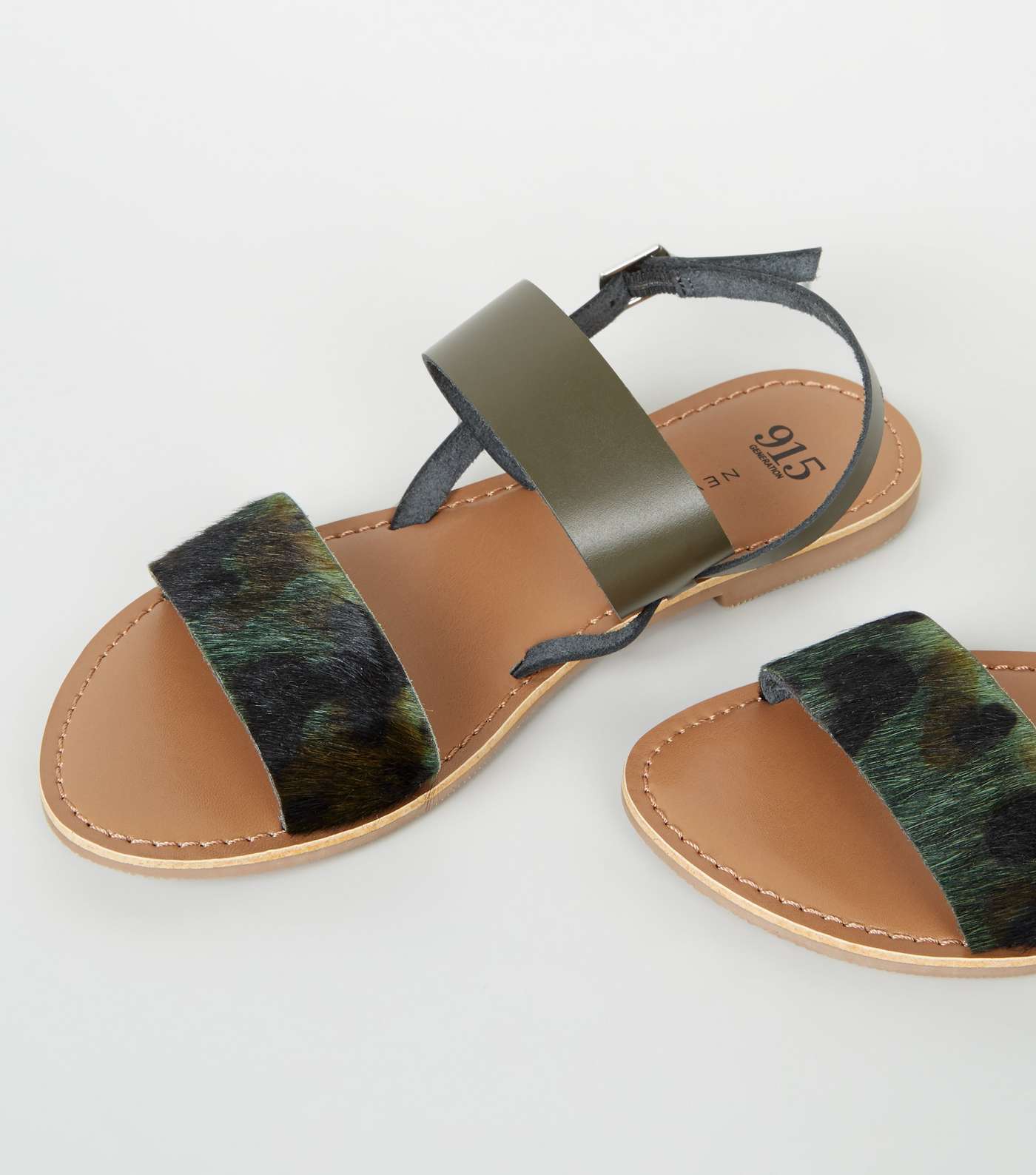 Girls Green Leather Camo Strap Sandals Image 3