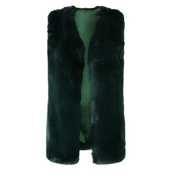 Blue Vanilla Gilet vert foncé en fausse fourrure | New Look Manteau vert foncé en fausse fourrure | New Look