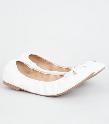 wide fit white pumps