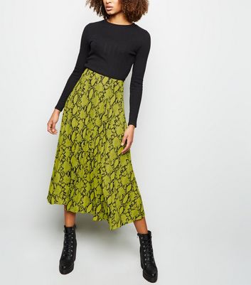 new look green pleated skirt