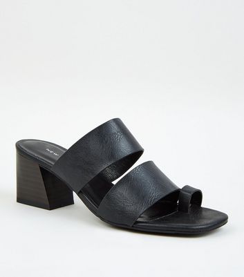 toe loop mules