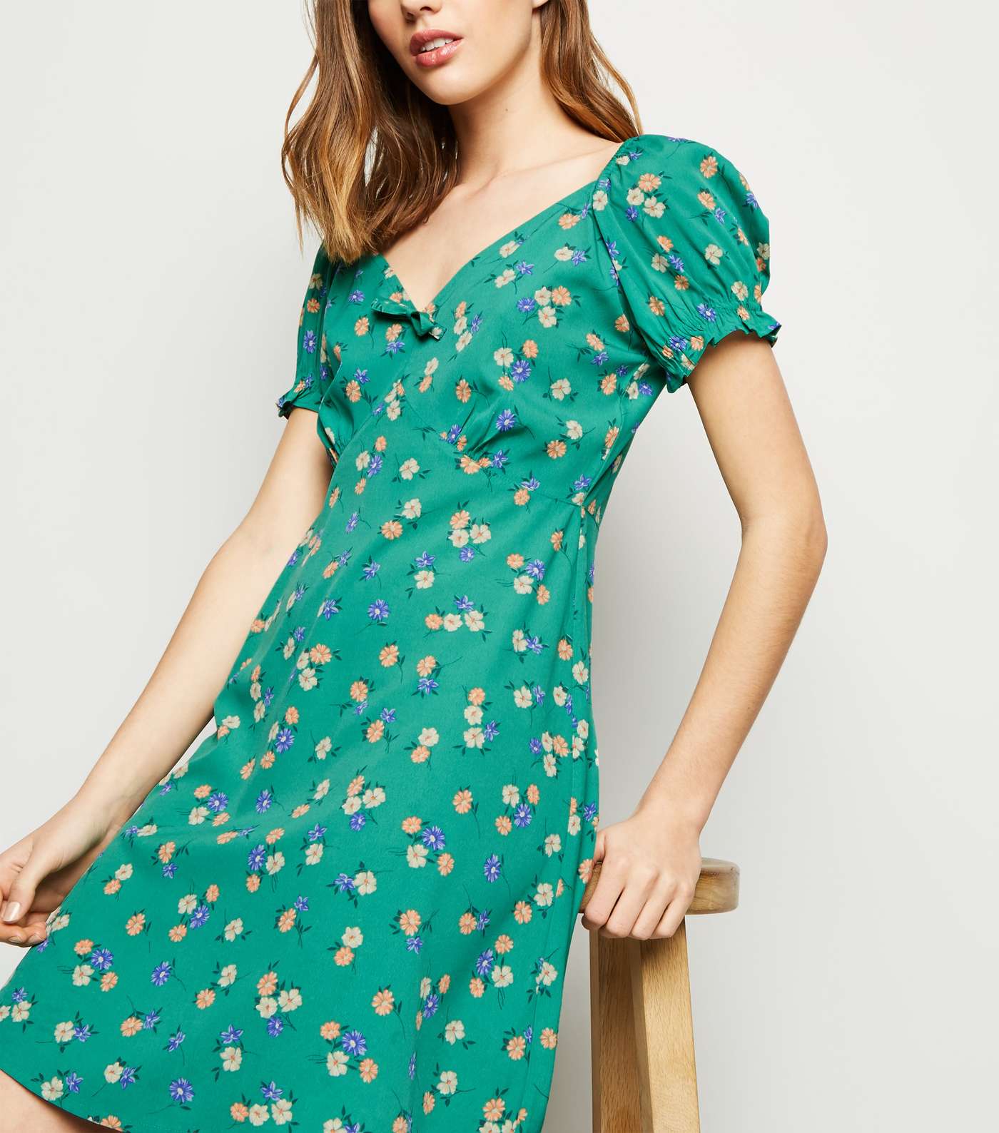 Green Floral Short Puff Sleeve Tea Dress Image 5