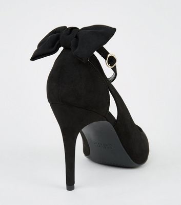 black shoes with bow on back