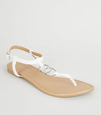 white flat shoes new look