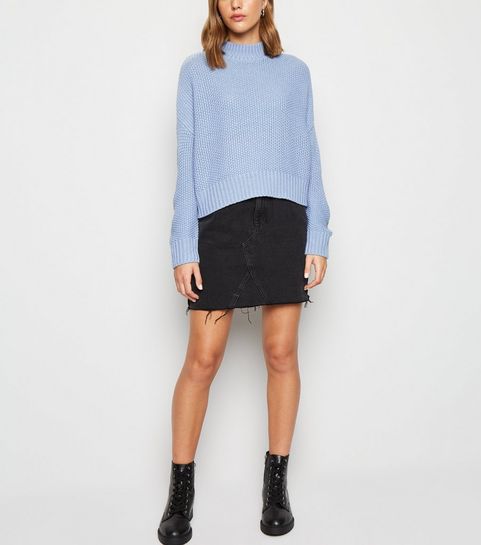 Blauer, grobmaschiger Pullover mit Rollkragen