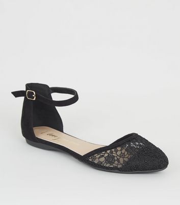 black lace ballet pumps