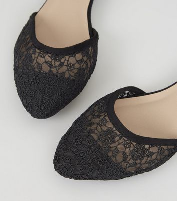 black lace ballet pumps