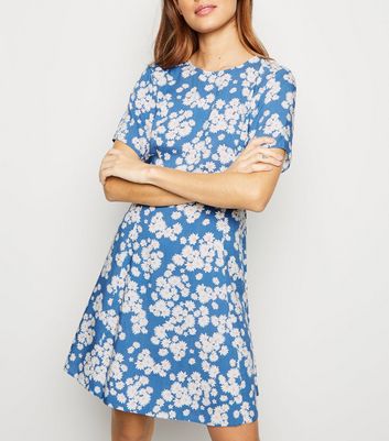 Blue daisy dress new deals look